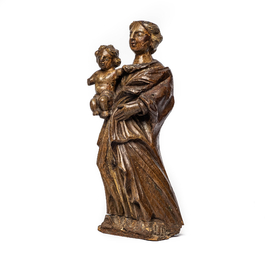 Vierge &agrave; l&rsquo;Enfant en ch&ecirc;ne sculpt&eacute; avec restes de polychromie, 17&egrave;me