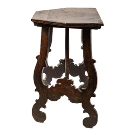 Een houten consoletafel, Zuid-Europa, 17/18e eeuw