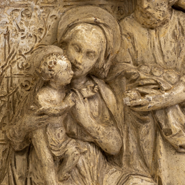 Huisaltaar in polychroom en verguld hout met de Heilige Familie, Itali&euml; of Spanje, 17e eeuw