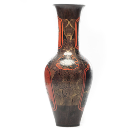 A large Japanese lacquered porcelain vase, Meiji, 19th C.