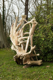 Tr&ocirc;ne impressionnant fait de racines d'arbres, 20&egrave;me si&egrave;cle