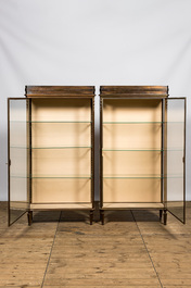 A pair of French brass display cabinets, Muller Paris, 1st half 20th C.