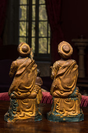 Paire de figures en terre cuite polychrom&eacute;e et dor&eacute;e d'un couple de musiciens mauresques, Italie, 18/19&egrave;me