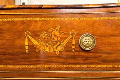 A pair of exceptional English or Maltese mahogany chests of drawers with floral marquetry, 18th C.