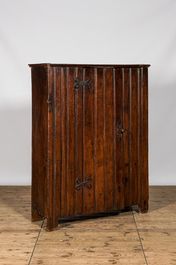 An oak wooden cupboard, probably 18th C.