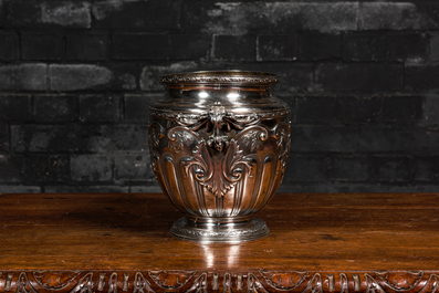 A French silver ice bucket with floral design, 19/20th C.