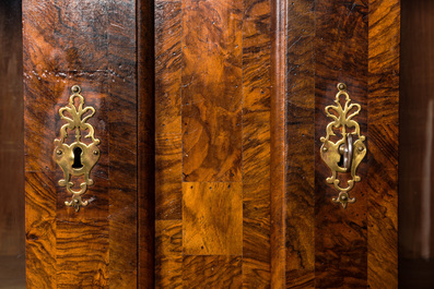 A pair of rootwood veneer display cabinets or buffets, 19th C.