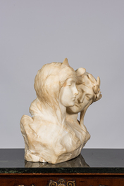 Sculpture en marbre blanc repr&eacute;sentant Dante Alighieri et sa bien-aim&eacute;e B&eacute;atrice, Italie, vers 1900