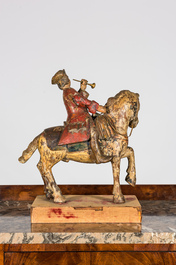 Sculpture d'un cavalier &agrave; cheval en bois polychrome, 18/19&egrave;me