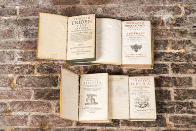 Een gevarieerde collectie publicaties in het Latijn, 17/18e eeuw