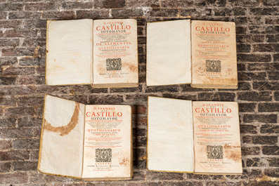 Vier volumes van het verzameld werk van D. Joannis del Castillo Sotomayor, &lsquo;Quotidianarum controversiarum juris&rsquo; en &lsquo;Tractatus posthumus', Lyon, 1667