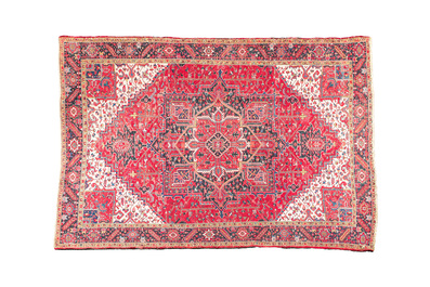 A large rectangular ornamental Heriz rug, 1st half 20th C.