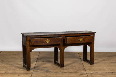 An English oak wooden side table, 18th C.