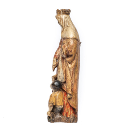 Een polychrome houten sculptuur van Elisabeth van Th&uuml;ringen of Elisabeth van Hongarije, late 16e eeuw