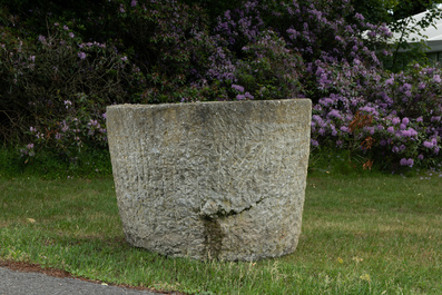 A large carved stone jardini&egrave;re, 19/20th C.