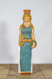 Twee polychrome houten reli&euml;fs van Erato met haar lier en een jonge atlant, 19e eeuw
