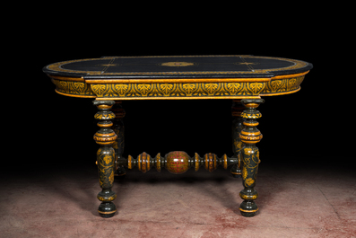 Table de style Napol&eacute;on III en bois peint, 19&egrave;me