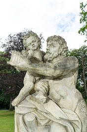 Grand groupe d'ext&eacute;rieur en pierre calcaire sculpt&eacute;e figurant Pan et Eros, 19/20&egrave;me