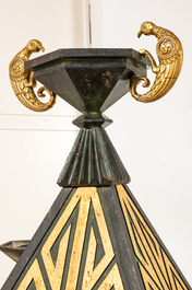 Paire d'impressionnantes lampadaires Art D&eacute;co en bois en partie vert et dor&eacute;, fer &agrave; patine noire et bronze, d&eacute;but du 20&egrave;me