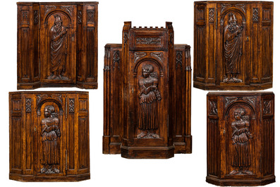 Cinq armoires &agrave; une porte de style n&eacute;o-gothique en ch&ecirc;ne richement sculpt&eacute;es, 19/20&egrave;me