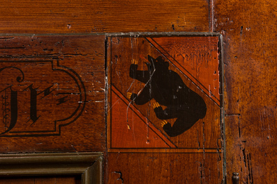 Une armoire &agrave; trois portes en bois polychrome &agrave; d&eacute;cor floral, Hongrie, 19&egrave;me