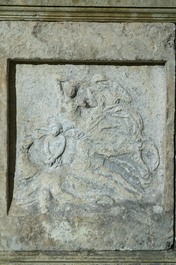 C. Michot (19e eeuw): Boogschutter naar de antieken, kalksteen op een indrukwekkende sokkel met mythologische sc&egrave;nes, gedateerd 1853