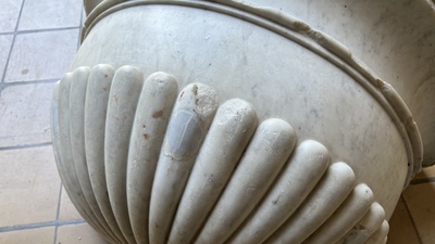 A marble wall basin, probably France, 17/18th C.