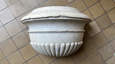 A marble wall basin, probably France, 17/18th C.