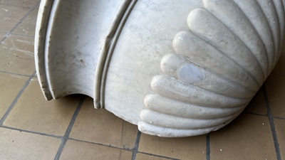 A marble wall basin, probably France, 17/18th C.