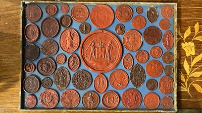 A large and varied collection of wax seals, 19/20th C.