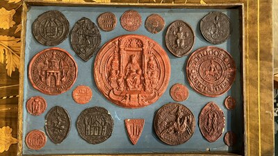 A large and varied collection of wax seals, 19/20th C.