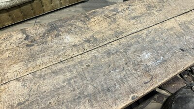 A long low oak wooden table, 17/18th C.