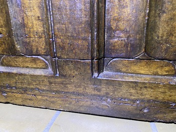 A gothic walnut coffer with linenfold panels, 2nd half 15th C.