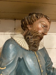 Grande figure d'un homme noble en bois sculpt&eacute; et polychrom&eacute;, 18/19&egrave;me