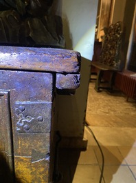 A gothic walnut coffer with linenfold panels, 2nd half 15th C.