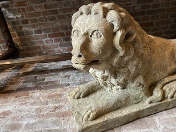 Mod&egrave;le d'un lion couch&eacute; en pierre sculpt&eacute;e, 17/18&egrave;me