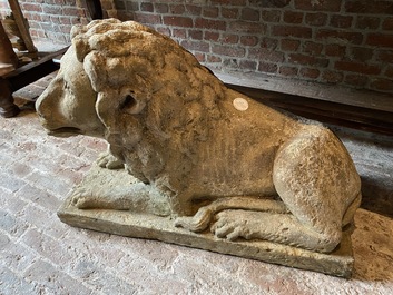 Een zandstenen model van een liggende leeuw, 17/18e eeuw
