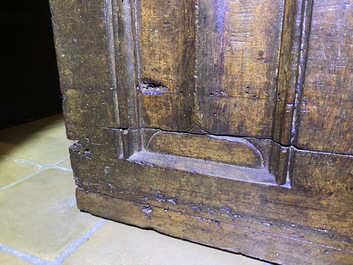 A gothic walnut coffer with linenfold panels, 2nd half 15th C.