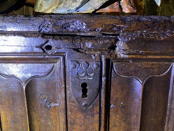 A gothic walnut coffer with linenfold panels, 2nd half 15th C.