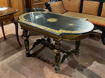 Een beschilderde houten Napoleon III tafel, Frankrijk, 19e eeuw