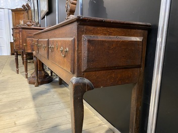 An English oak wooden side table, 19th C.