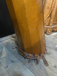 Een gesculpteerde houten pedaalharp, wellicht Frankijk, 19e eeuw