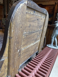 Banc en bois richement sculpt&eacute;, polychrom&eacute; et dor&eacute;, Hollande, probablement Amsterdam, vers 1800
