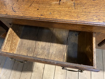 An English oak wooden side table, 19th C.