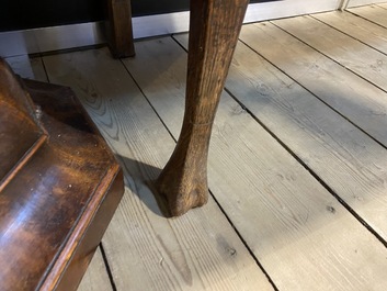 An English oak wooden side table, 19th C.