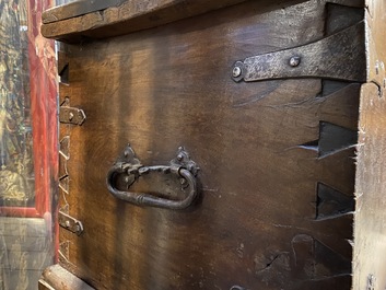 A walnut chest, 18th C.