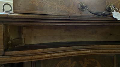 Een Franse houten marqueterie bidbank, 18e eeuw