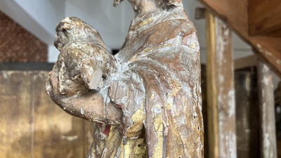 Saint Jean-Baptiste portant l'agneau en noyer sculpt&eacute;, polychrom&eacute; et dor&eacute;, milieu du 16&egrave;me