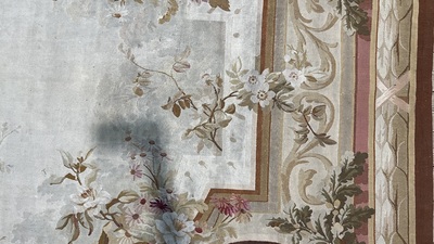 Grand tapis Aubusson &agrave; d&eacute;cor floral et de paysages, France, 19&egrave;me