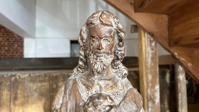 Saint Jean-Baptiste portant l'agneau en noyer sculpt&eacute;, polychrom&eacute; et dor&eacute;, milieu du 16&egrave;me